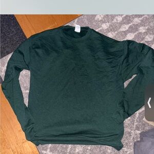 Men’s medium Hanes Dark Green Long Sleeve Shirt
